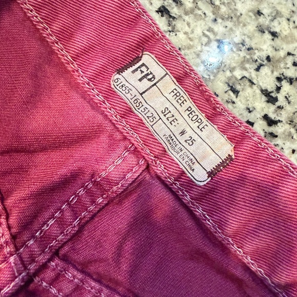 Free People Cut Off Short Harlo Denim Maroon Purple Distressed Sz 25 Baddy core - Picture 7 of 11